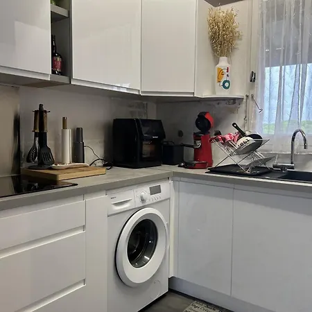 Apartment Saint-cyprien : Moderne Avec Piscine Et Parking - Fr-1-793-13
