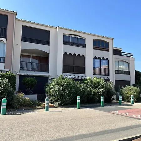 Apartment Saint-cyprien : Moderne Avec Piscine Et Parking - Fr-1-793-13