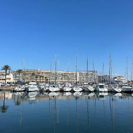 Apartment Saint-cyprien : Moderne Avec Piscine Et Parking - Fr-1-793-13