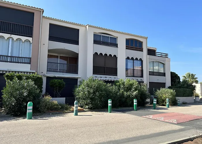Daire Saint-cyprien : Moderne Avec Piscine Et Parking - Fr-1-793-13