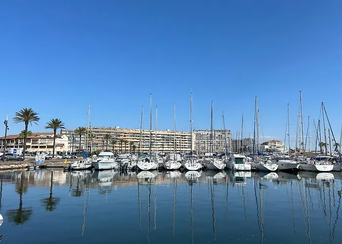 Daire Saint-cyprien : Moderne Avec Piscine Et Parking - Fr-1-793-13